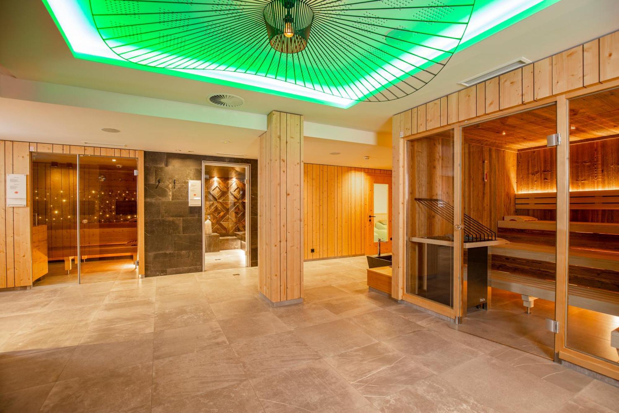 Natur- & Wanderhotel Tuxertal Dış mekan fotoğraf