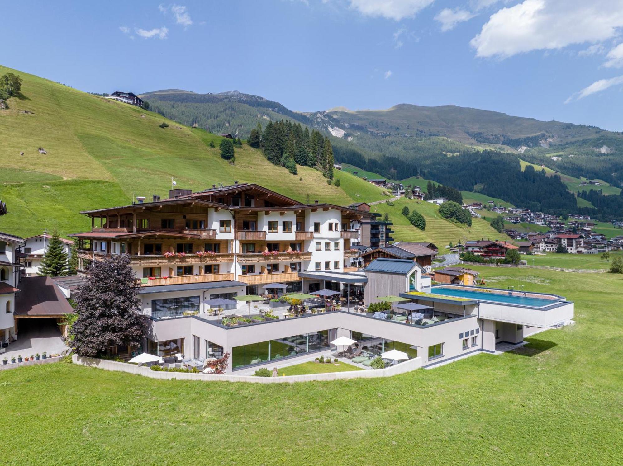 Natur- & Wanderhotel Tuxertal Dış mekan fotoğraf
