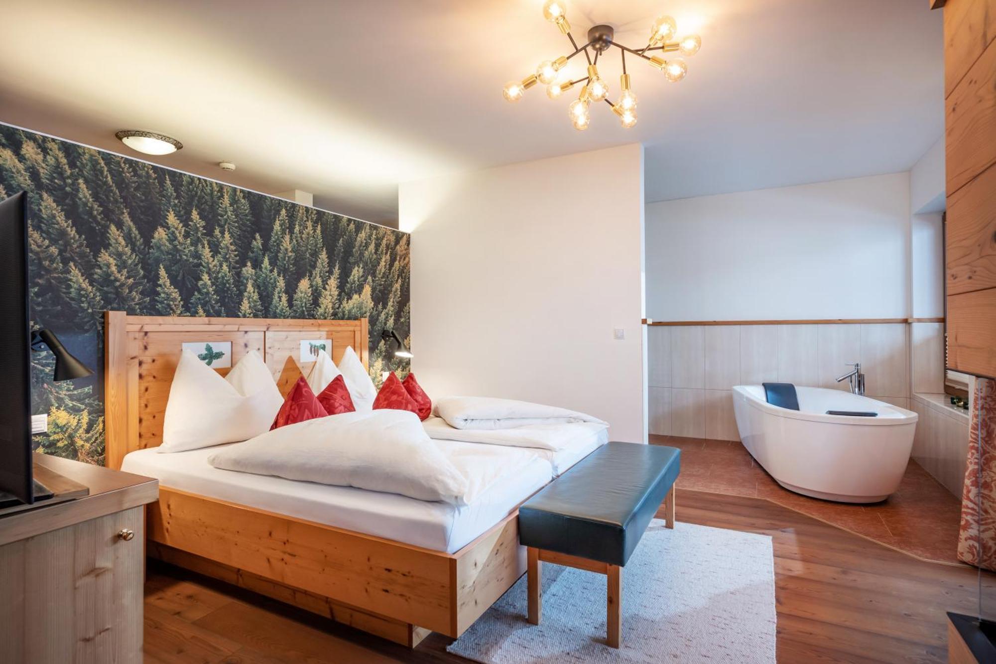 Natur- & Wanderhotel Tuxertal Dış mekan fotoğraf