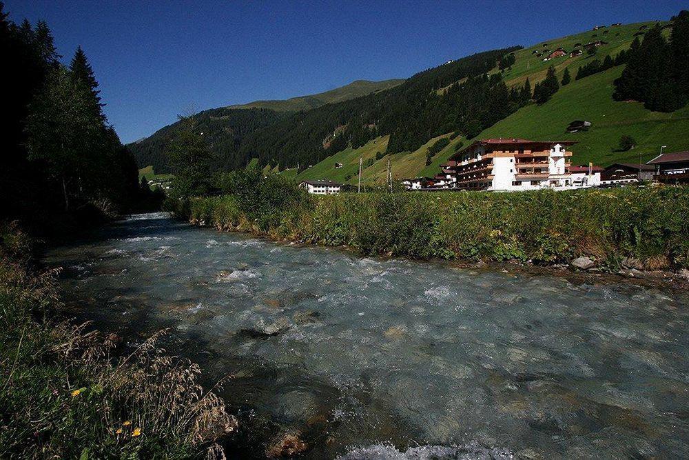 Natur- & Wanderhotel Tuxertal Dış mekan fotoğraf