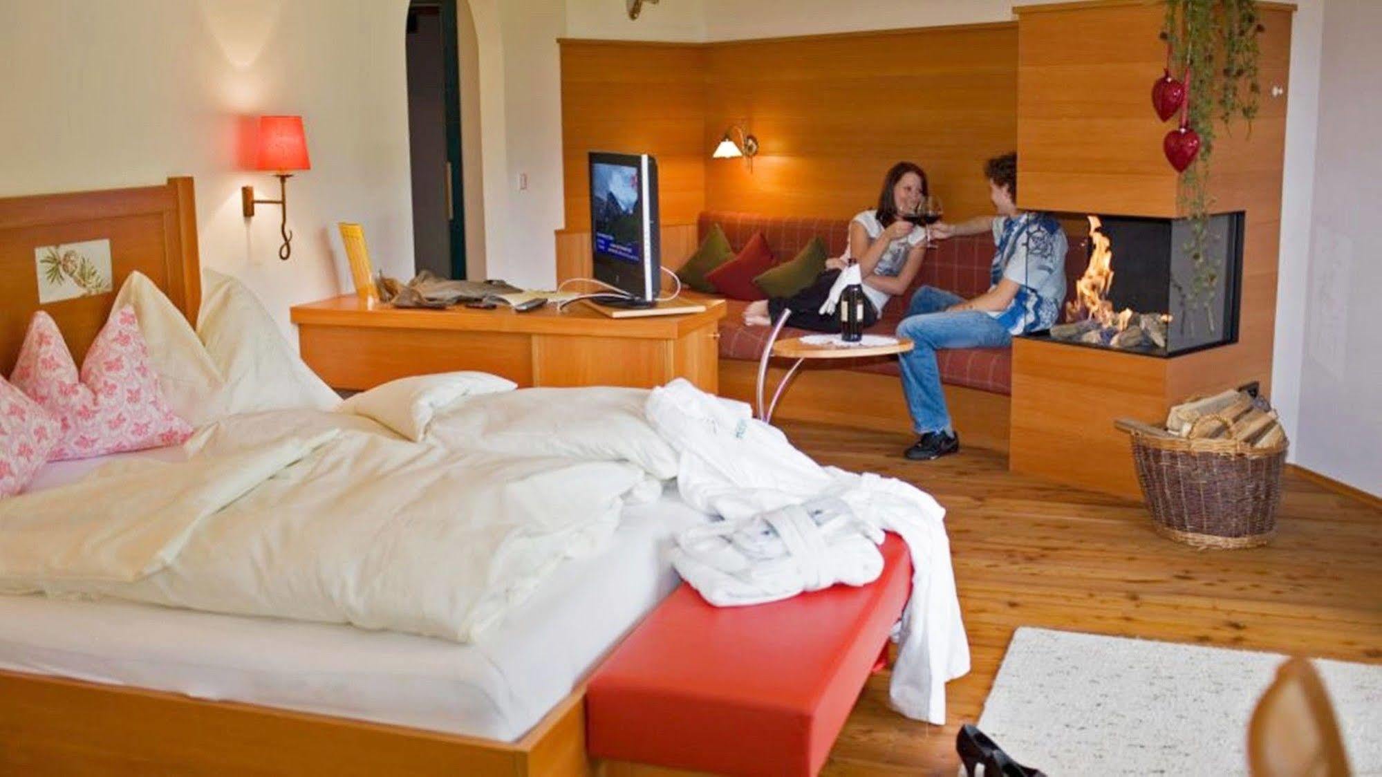 Natur- & Wanderhotel Tuxertal Dış mekan fotoğraf